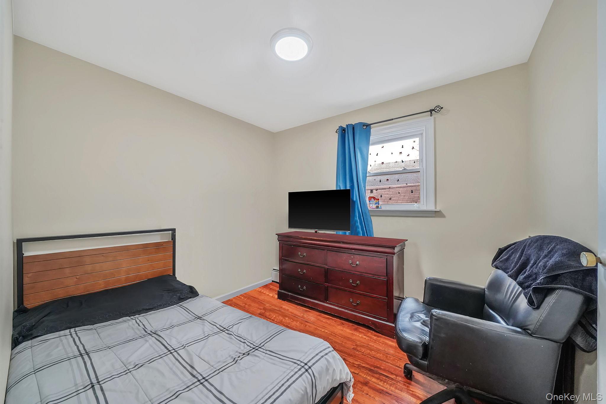 260 Yale Street Hempstead, NY 11550 - Photo 18 of 30