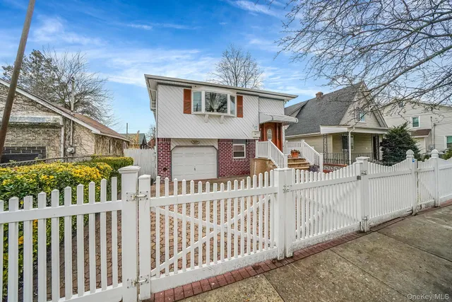 $649,999 | 260 Yale Street, Hempstead, NY 11550