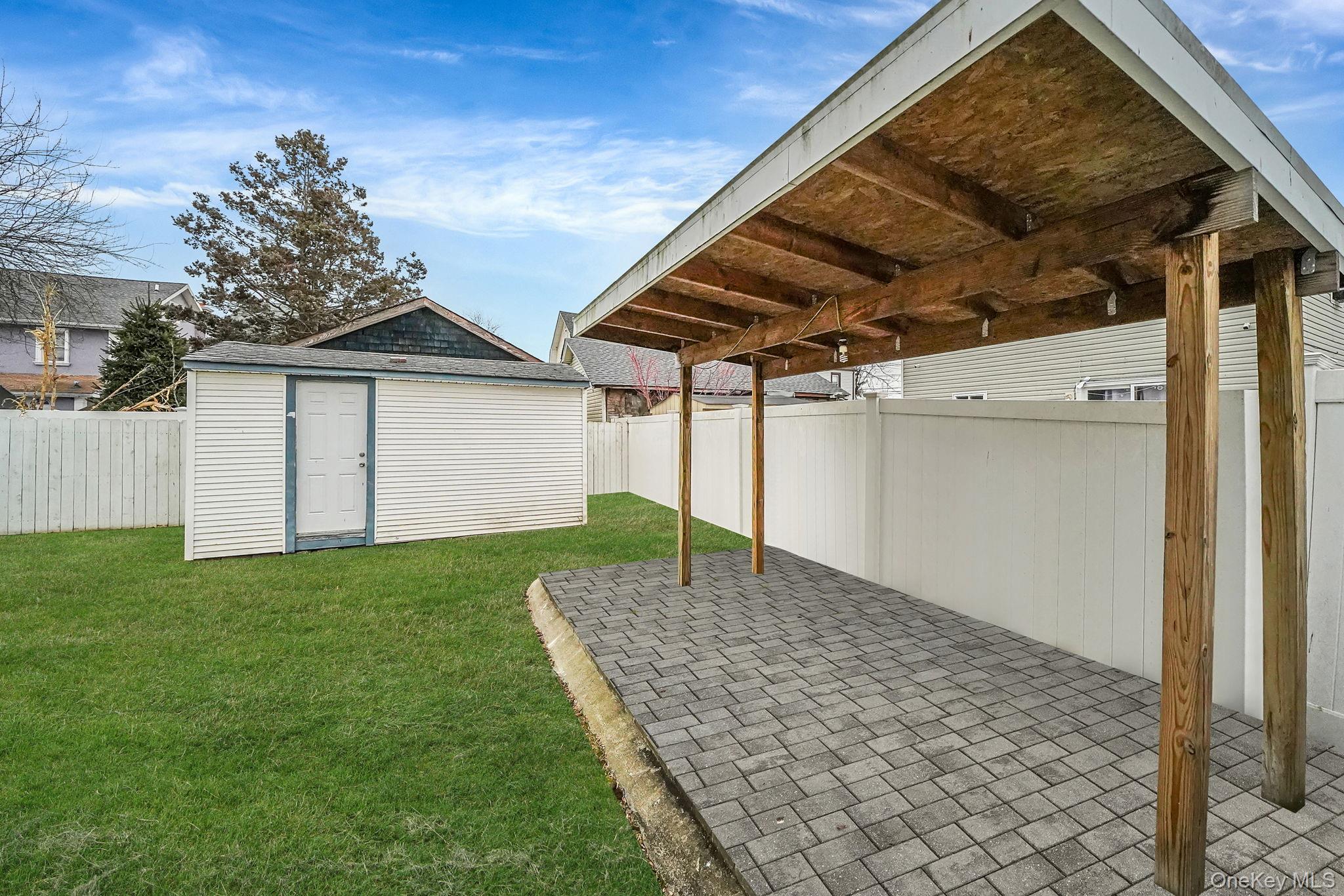 260 Yale Street Hempstead, NY 11550 - Photo 6 of 30