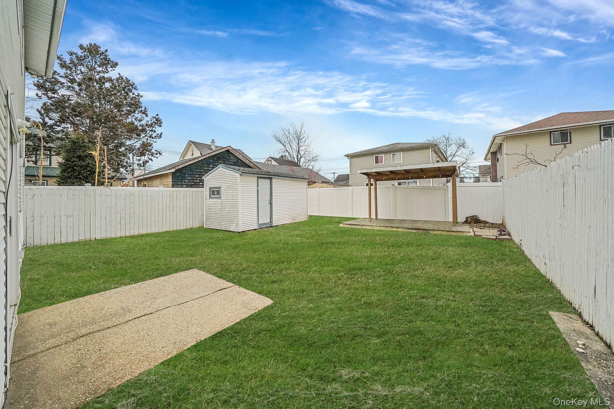 260 Yale Street Hempstead, NY 11550 - Photo 7 of 30