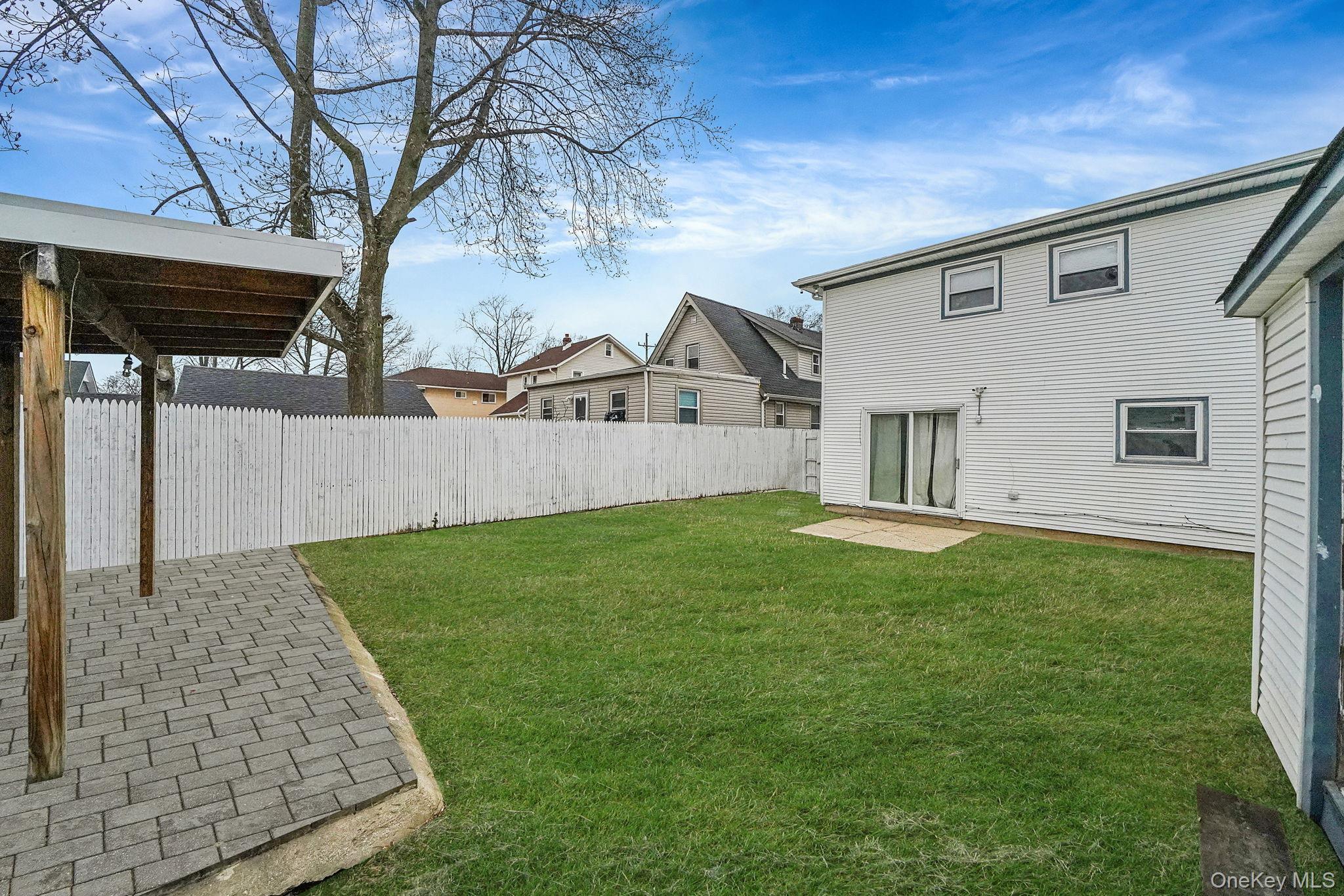 260 Yale Street Hempstead, NY 11550 - Photo 8 of 30