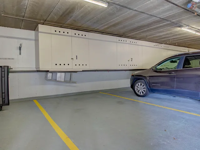 $309,900 | 77 Lake Hinsdale Drive, Unit 103, Willowbrook, IL 60527