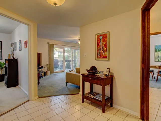 $309,900 | 77 Lake Hinsdale Drive, Unit 103, Willowbrook, IL 60527