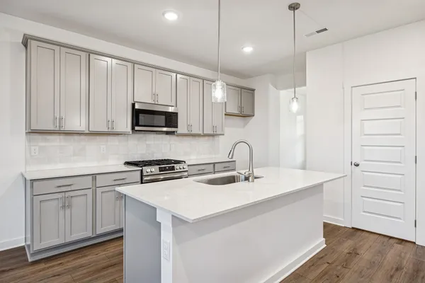 $454,900 | 8008 Netterfield Drive, White House, TN 37188