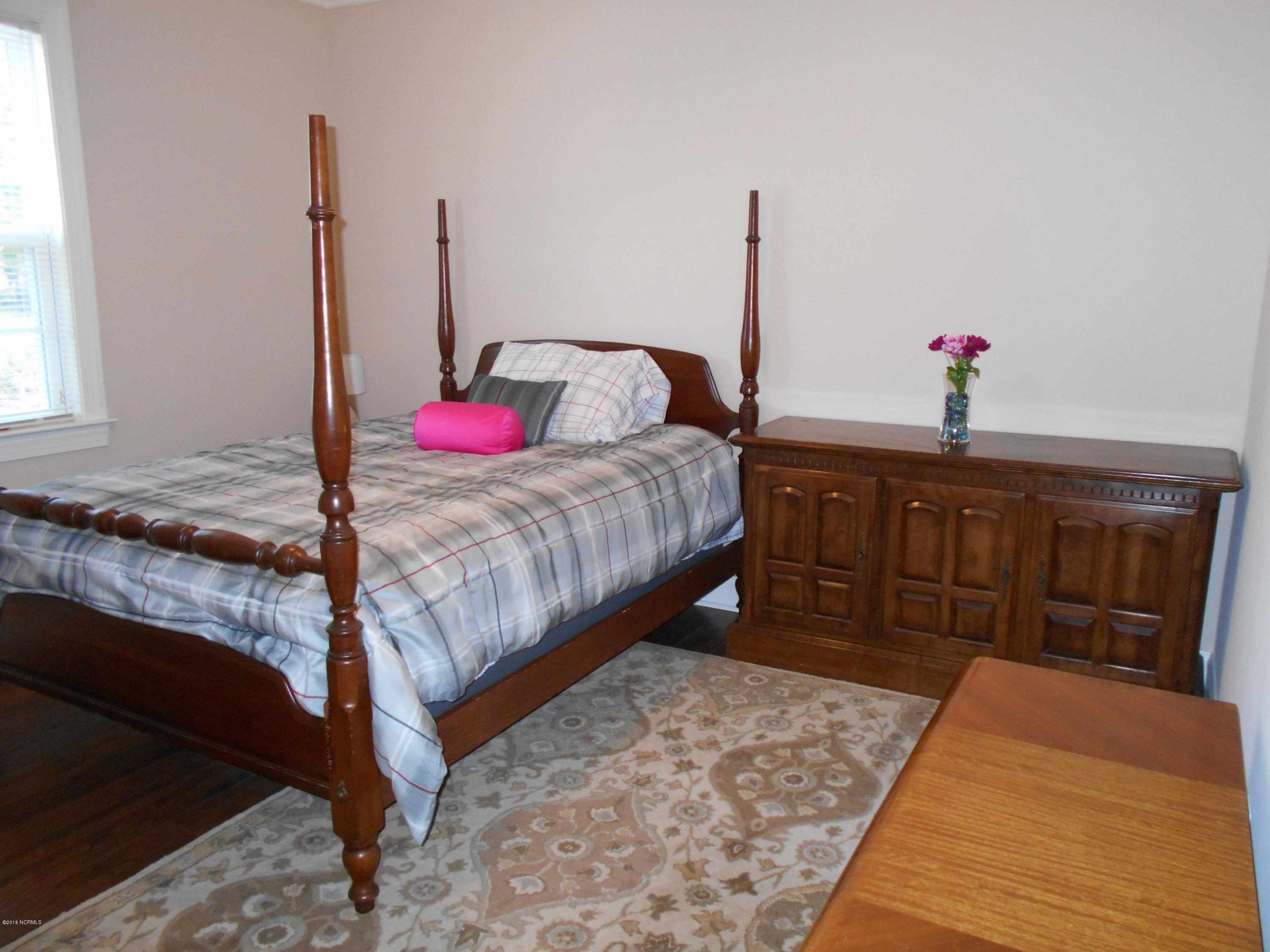 2001 Pinehurst Road Southport, NC 28461 - Photo 12 of 19 guest bedroom