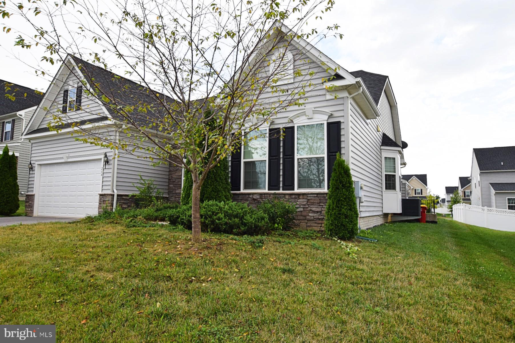 264 Mountain Laurel Boulevard Ranson, WV 25438 - Photo 2 of 38