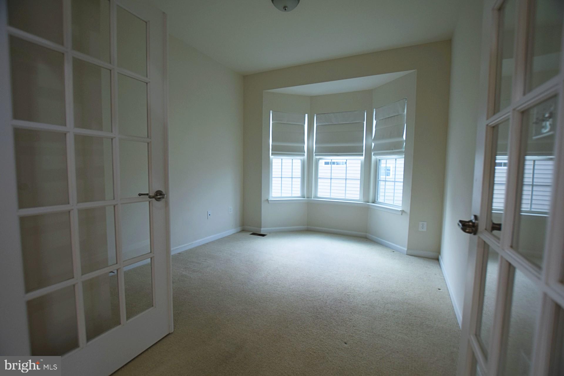 264 Mountain Laurel Boulevard Ranson, WV 25438 - Photo 8 of 38