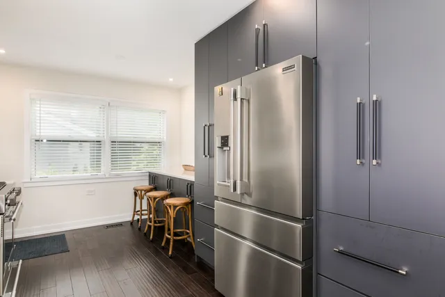 $569,900 | 900 Rowe Avenue, Park Ridge, IL 60068