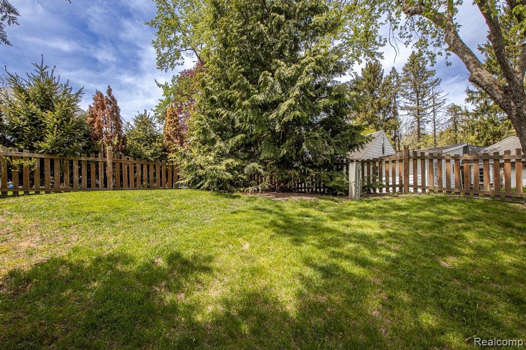 880 Frank Road Lake Orion, MI 48362 - Photo 43 of 44