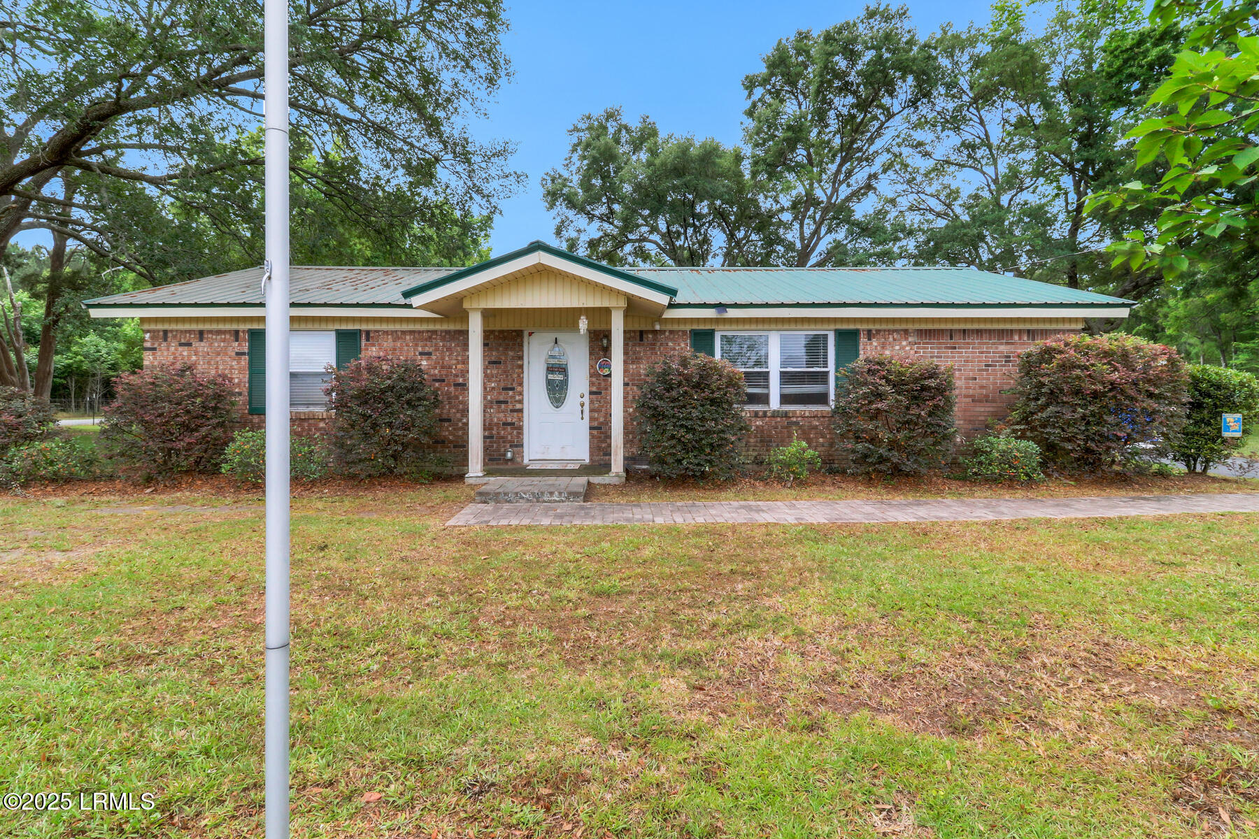 530 Tillman Road Ridgeland, SC 29936 - Photo 2 of 28 _11A2467
