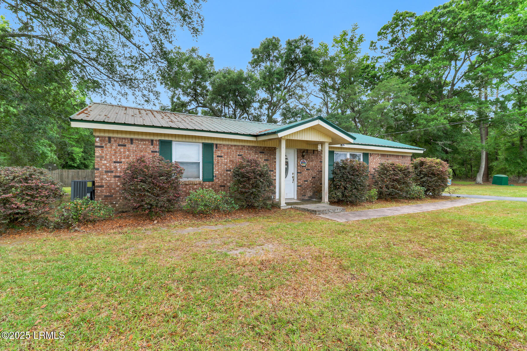 530 Tillman Road Ridgeland, SC 29936 - Photo 3 of 28 _11A2474