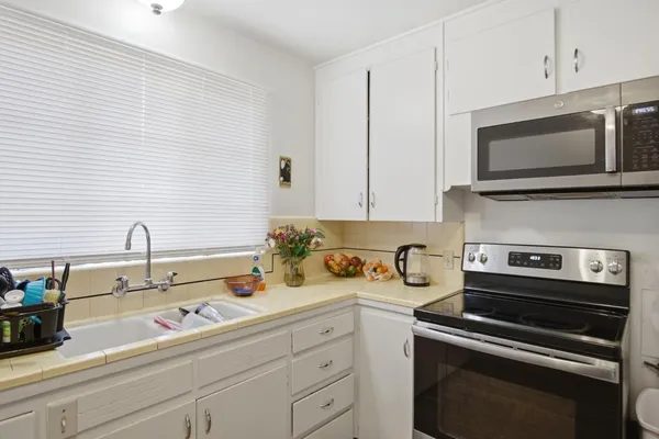 $525,000 | 820 Tully Road, Modesto, CA 95350
