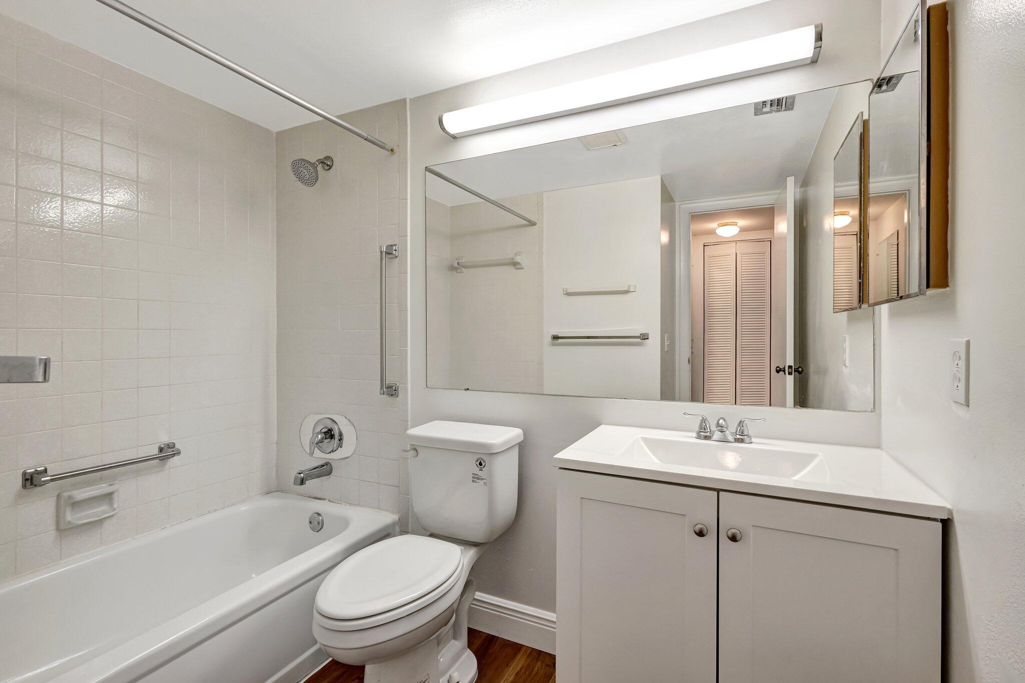 335 Knotty Pine Circle, Unit A1 Greenacres, FL 33463 - Photo 20 of 31 Second Bathroom