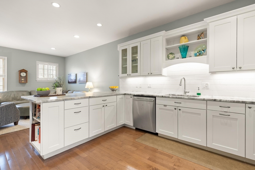 72 Putnam Street, Unit 72 Needham, MA 02494 - Photo 17 of 38