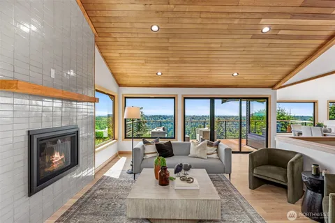 $2,150,000 | 12303 206th Place Southeast, Issaquah, WA 98027