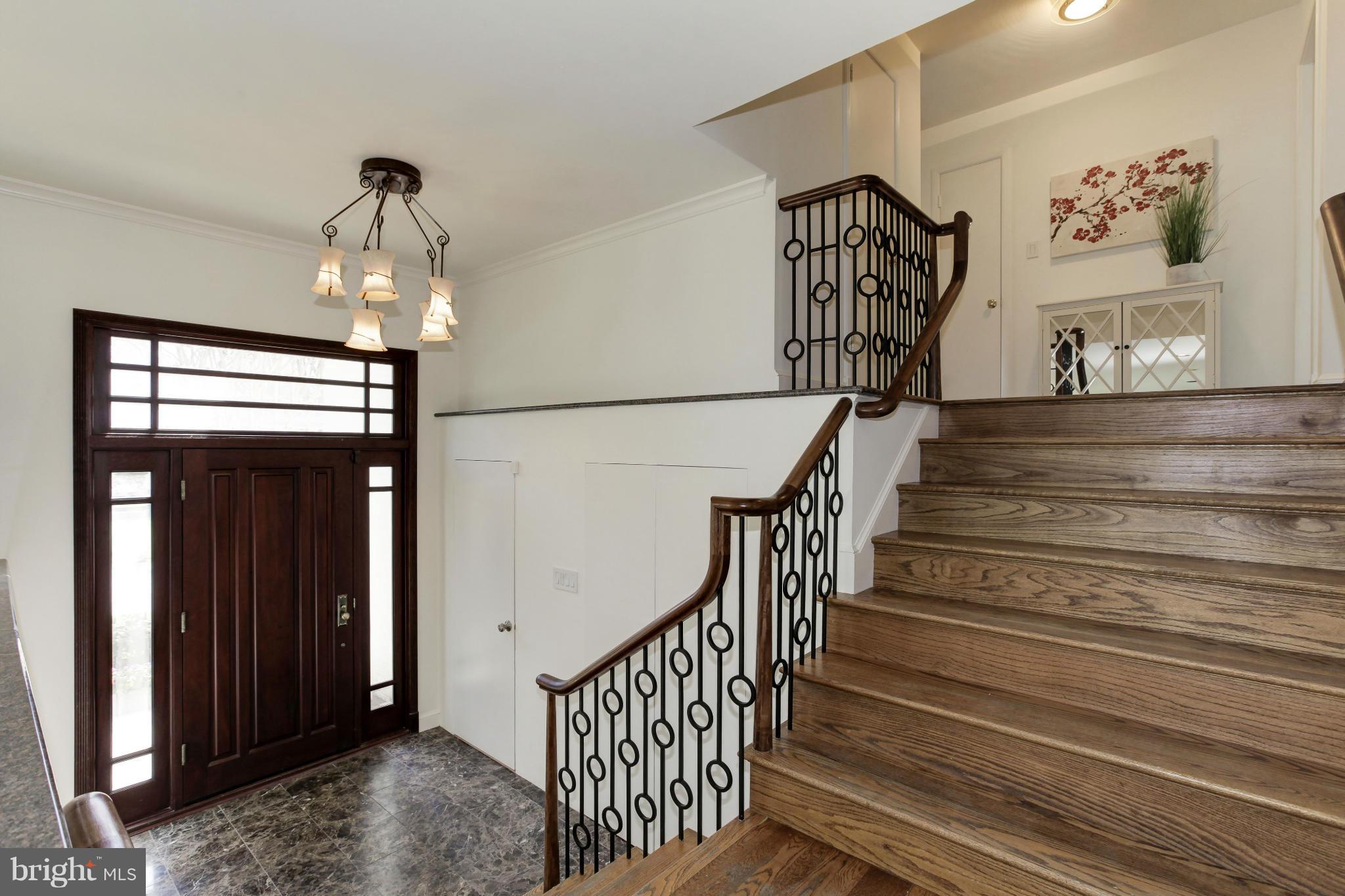 5611 Jordan Road Bethesda, MD 20816 - Photo 3 of 25 Interior (General)