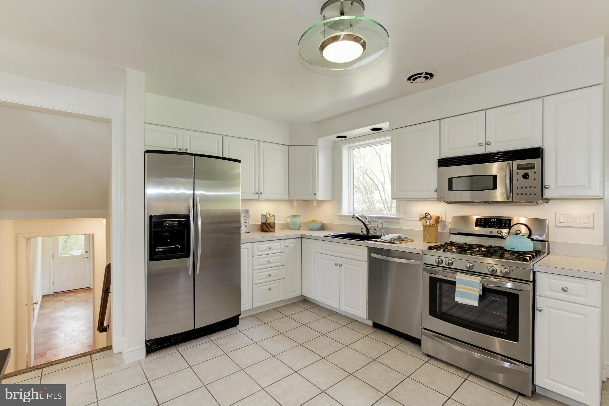 5611 Jordan Road Bethesda, MD 20816 - Photo 10 of 25 Kitchen