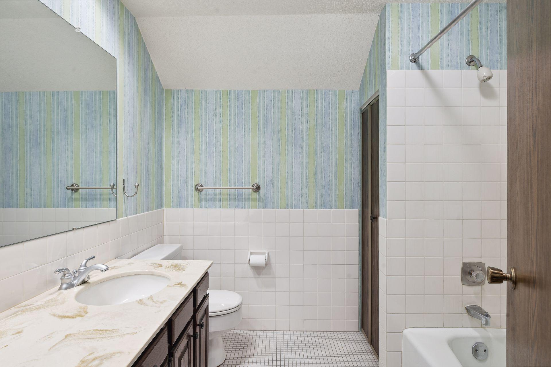 17821 Comstock Road Minnetonka, MN 55391 - Photo 25 of 36 Gallery Image 25