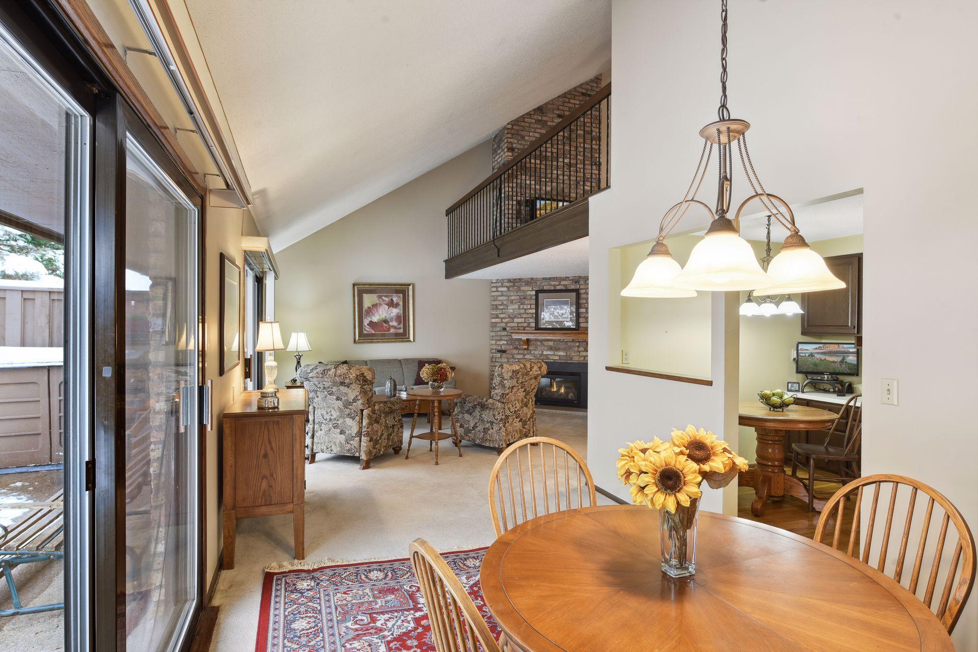 17821 Comstock Road Minnetonka, MN 55391 - Photo 9 of 36 Gallery Image 9