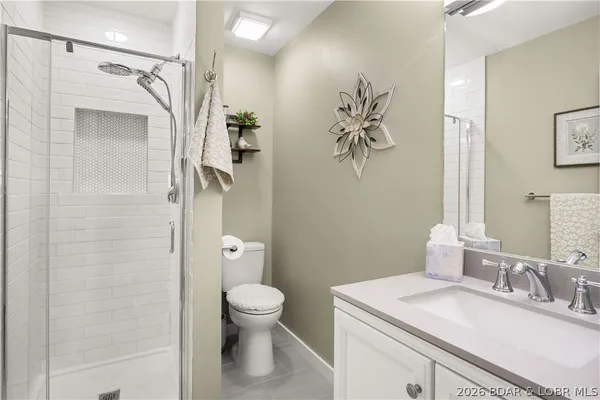 $560,000 | 475 Woodland Point, Linn Creek, MO 65052