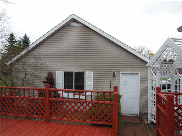 9755 Crabb Road Temperance, MI 48182 - Photo 7 of 20 20352537-6.JPG