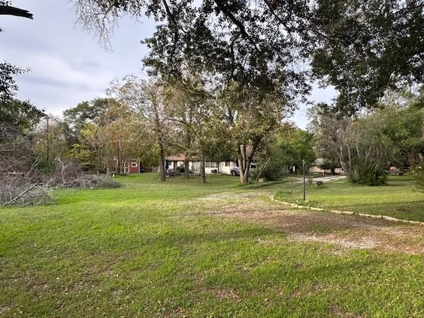 $595,000 | 229 University Drive, Prairie View, TX 77445