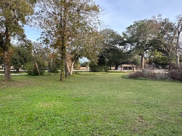 a house view with outdoor space