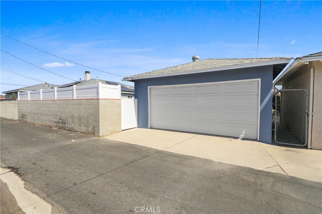 10006 Van Ruiten Street Bellflower, CA 90706 - Photo 22 of 41 ALLEY ACCESS GARAGE