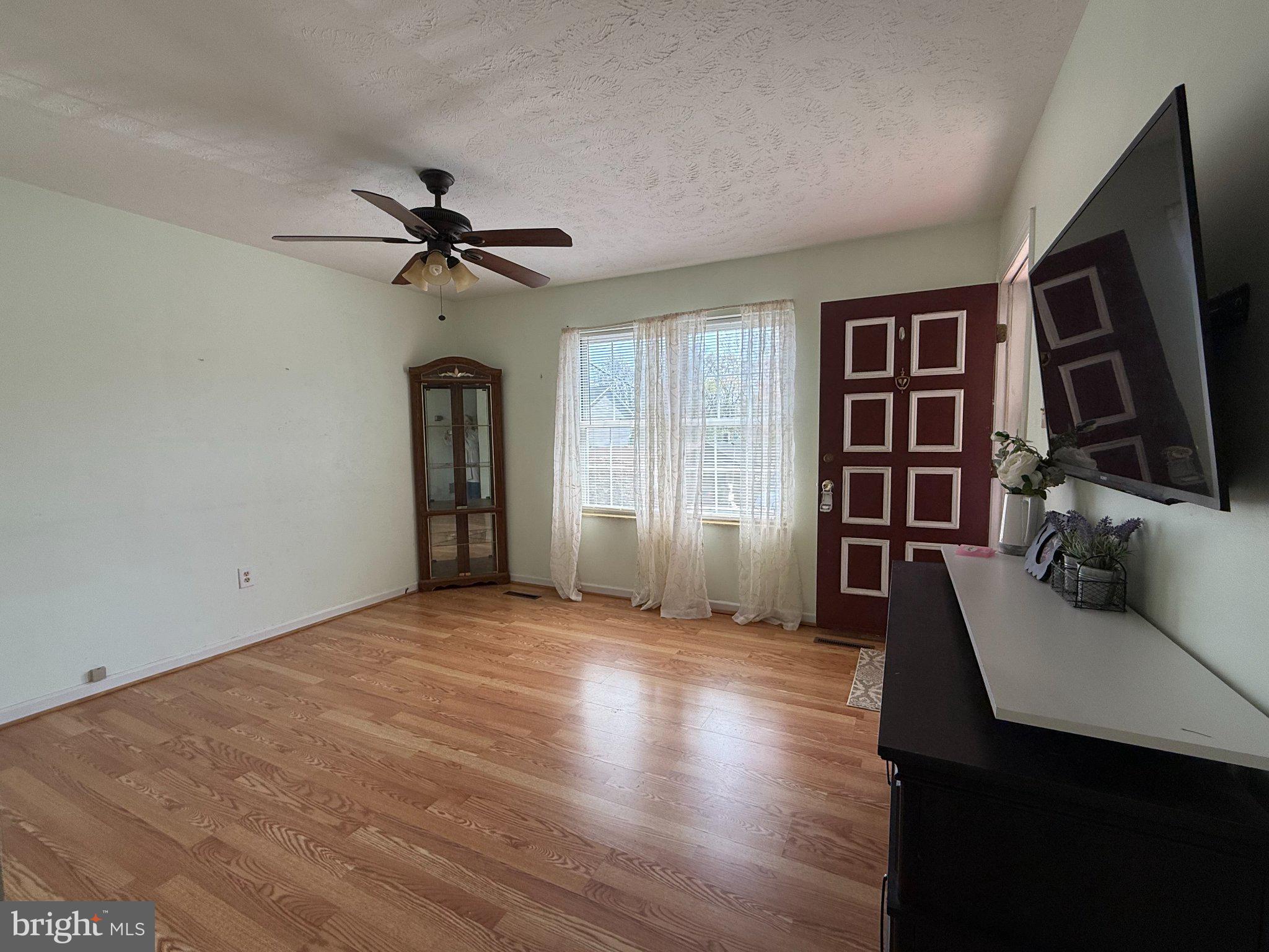 341 West 9th Street Front Royal, VA 22630 - Photo 5 of 21 Bright and airy living space awaits.