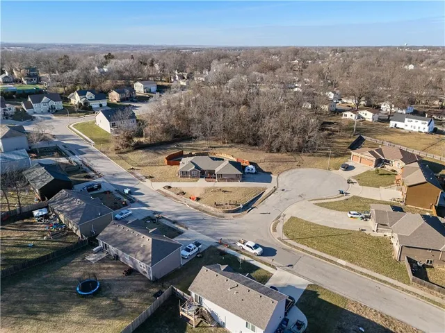$460,000 | 1307 Lawndale Avenue, Pleasant Hill, MO 64080