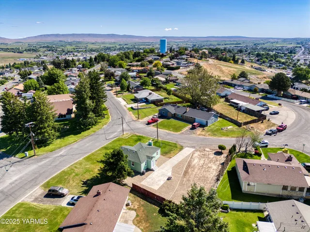 $324,500 | 1001 Grandview Avenue, Sunnyside, WA 98944