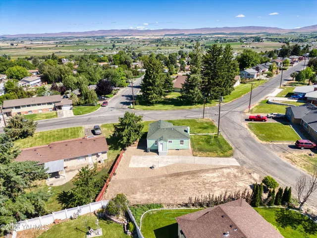 $324,500 | 1001 Grandview Avenue, Sunnyside, WA 98944