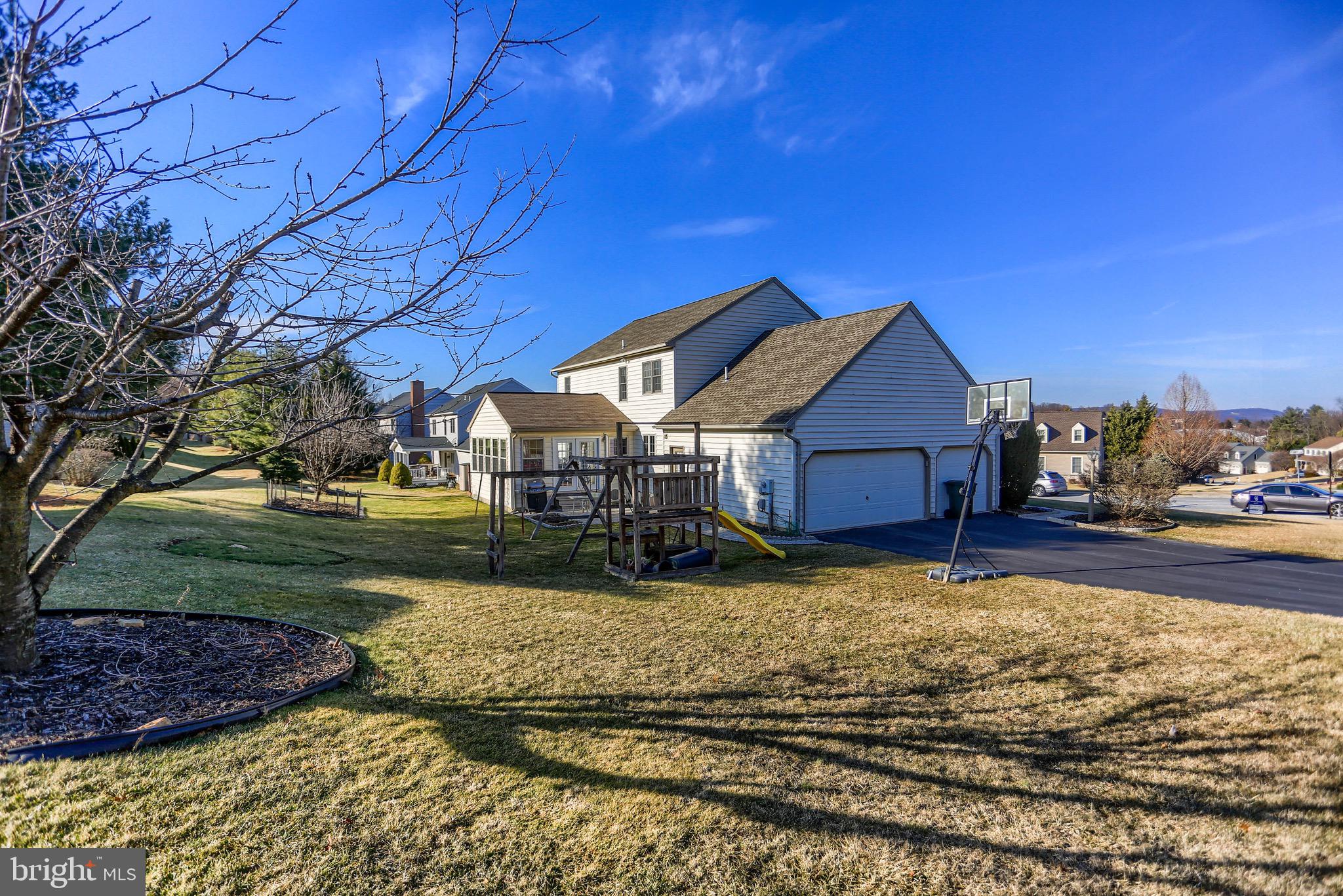 3130 Wheatlyn Road York, PA 17402 - Photo 3 of 41 Gallery Image 3