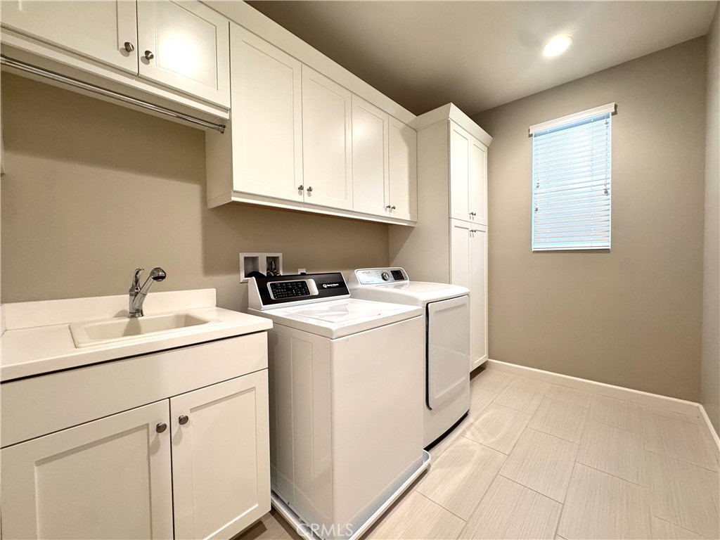 291 Barnes Road Tustin, CA 92782 - Photo 19 of 28
