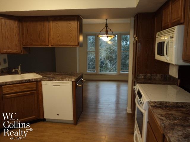 1685 Huntington Park Rochester Hills, MI 48309 - Photo 8 of 16