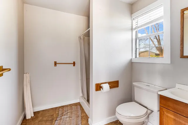 $297,000 | 950 County Road 221, Tow, TX 78672