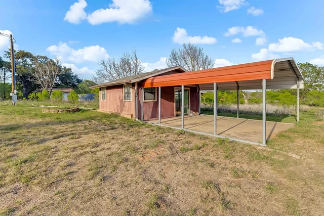 $297,000 | 950 County Road 221, Tow, TX 78672