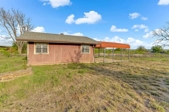 $297,000 | 950 County Road 221, Tow, TX 78672