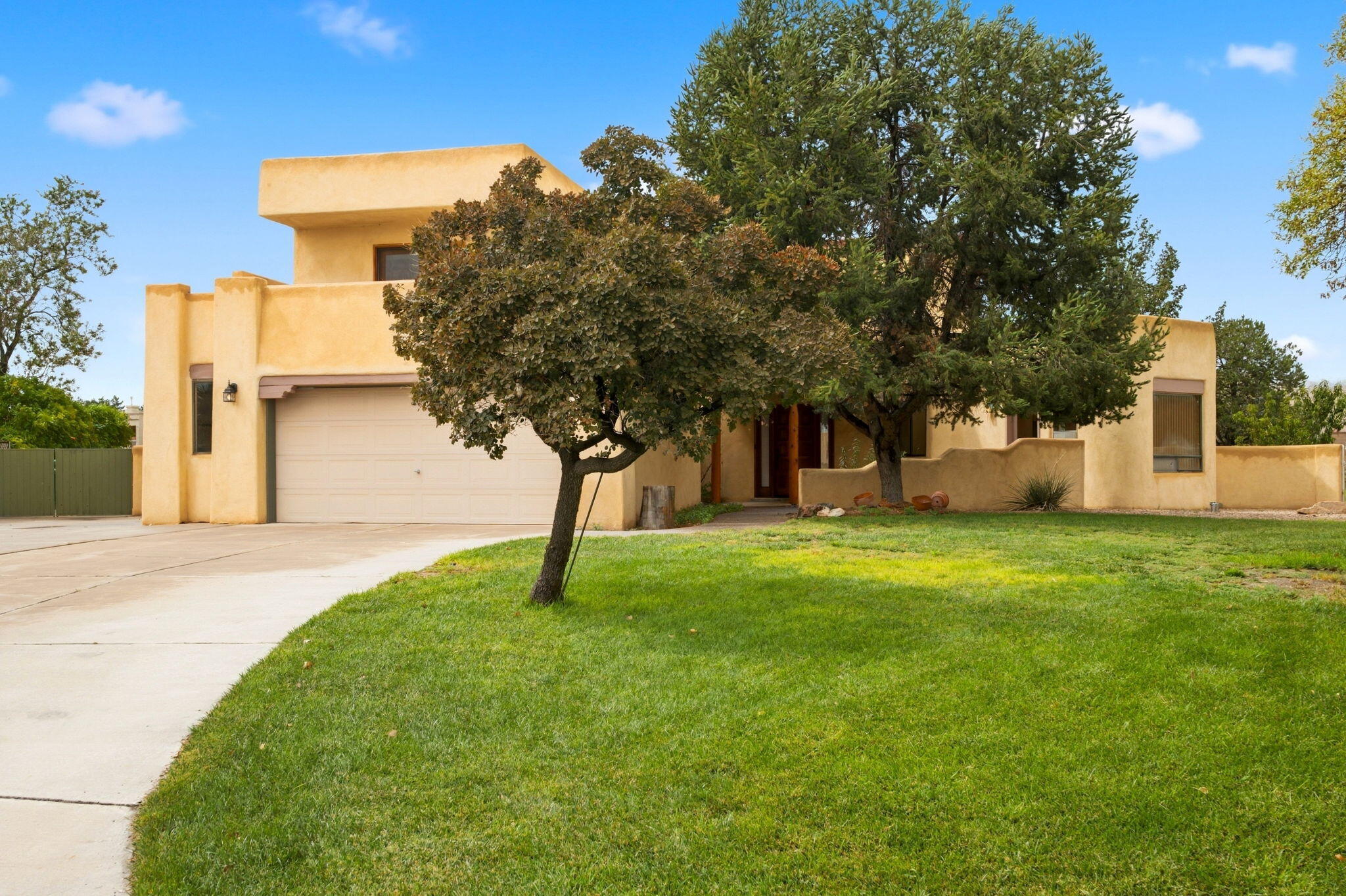 2046 Rivers Edge Drive Northeast Rio Rancho, NM 87144 - Photo 2 of 48 Gallery Image 2