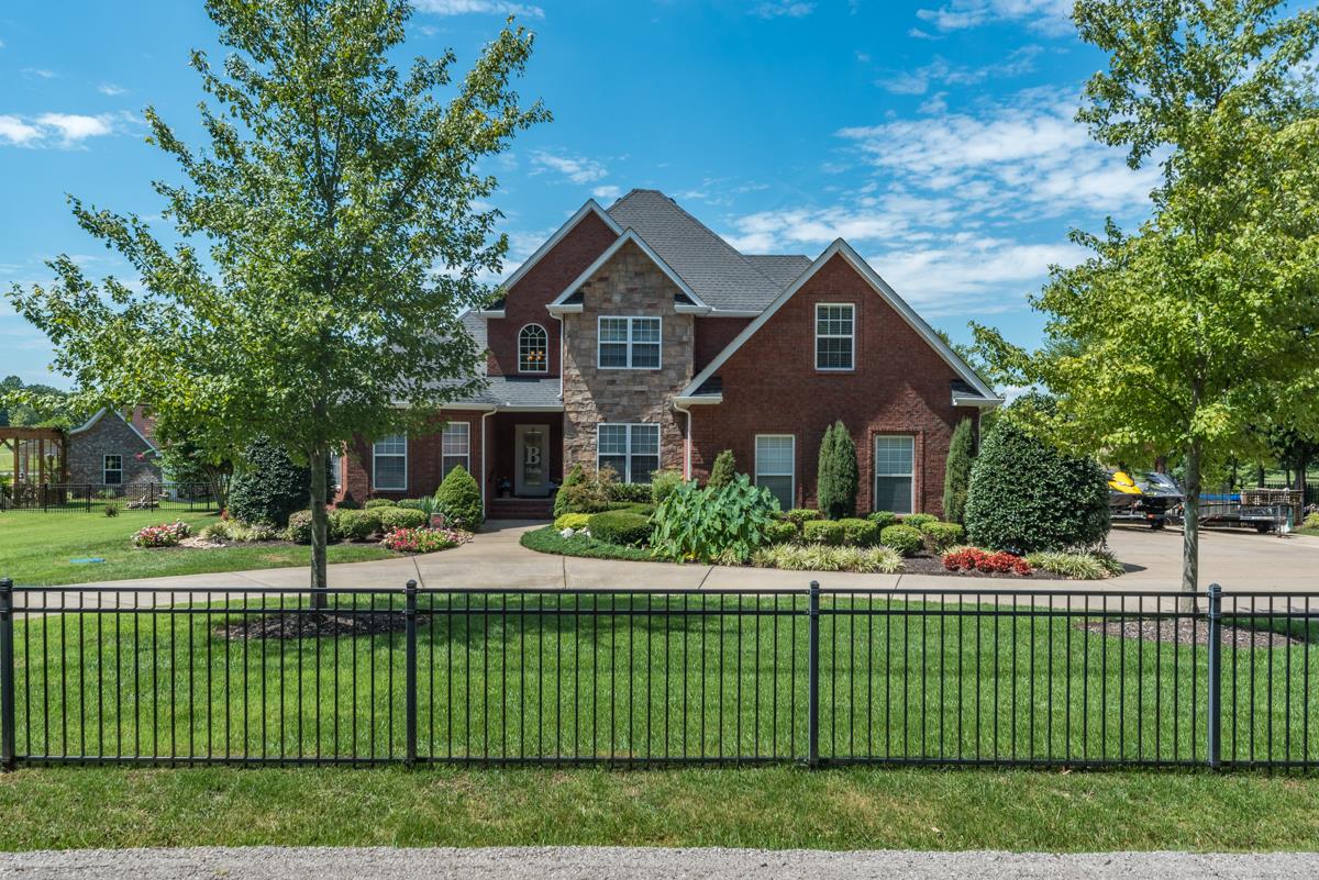 3338 Allen Barrett Road Murfreesboro, TN 37129 - Photo 2 of 27 a front view of a house with a yard