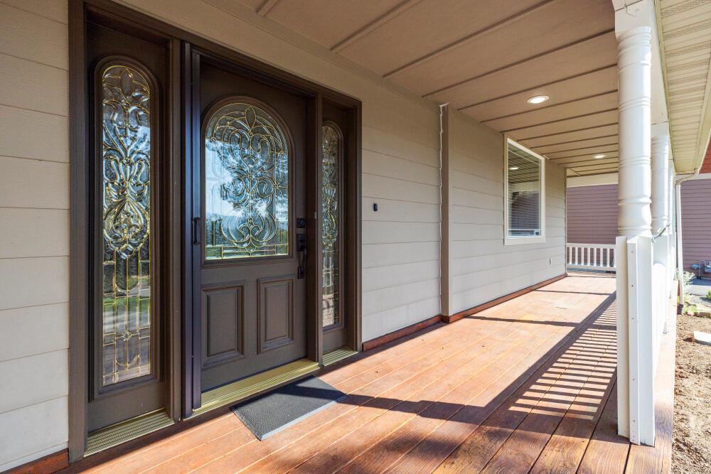 10831 Kestrel Road Klamath Falls, OR 97601 - Photo 4 of 51 Gallery Image 4