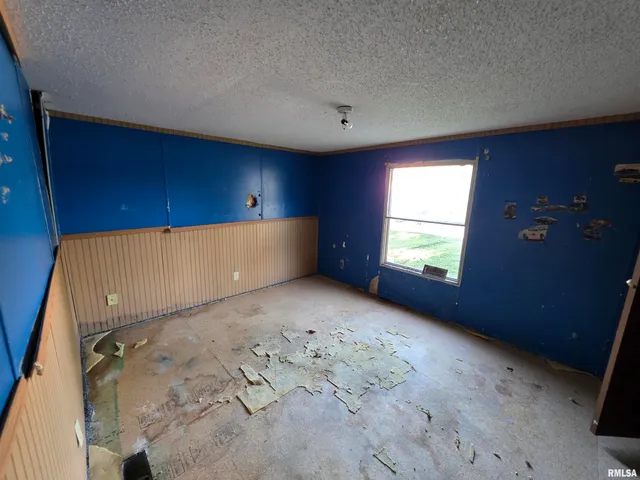 $29,900 | 602 East Nicholas Street, Carlinville, IL 62626