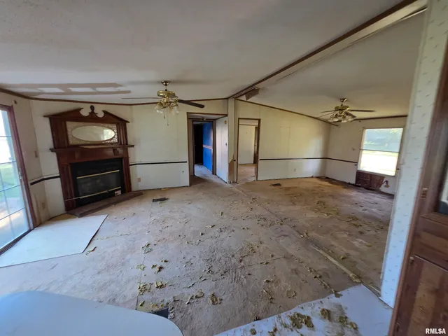 $29,900 | 602 East Nicholas Street, Carlinville, IL 62626