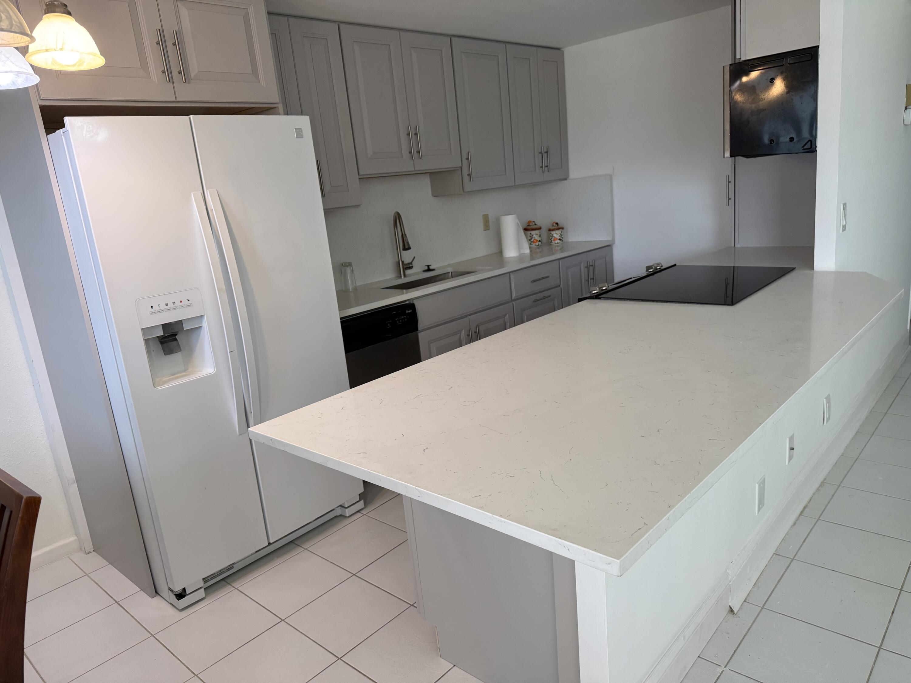 2038 Exeter C Boca Raton, FL 33434 - Photo 12 of 17 IMG_2455