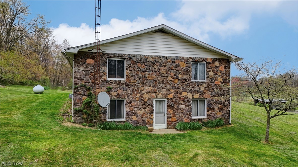 18021 Turkey Ridge Road Danville, OH 43014 - Photo 4 of 15