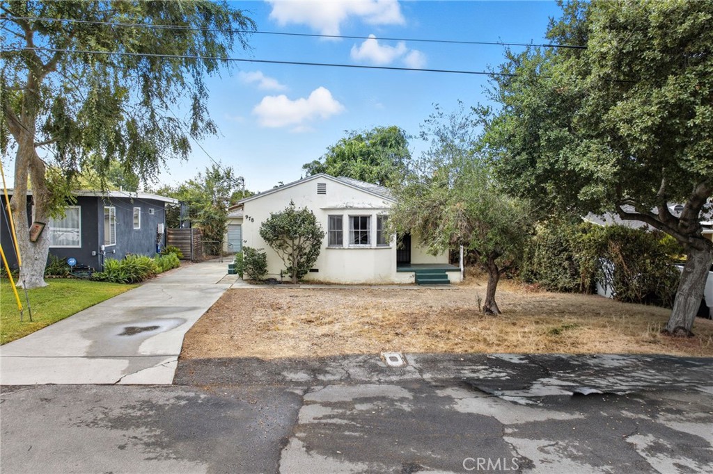 978 West Lehigh Street Altadena, CA 91001 - Photo 12 of 49 a house with a tree in front of it