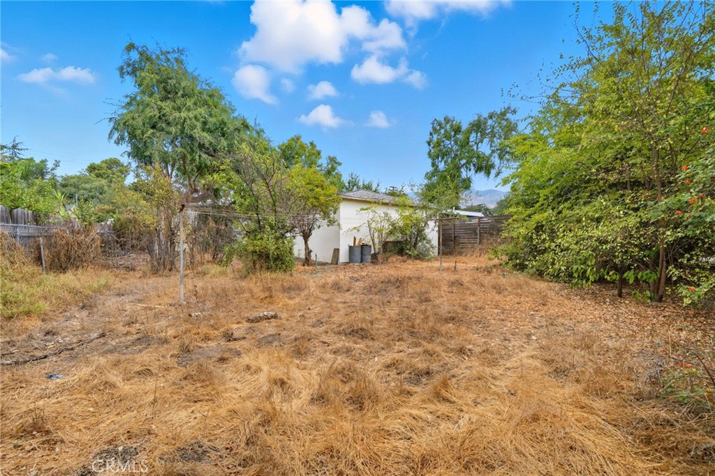 978 West Lehigh Street Altadena, CA 91001 - Photo 25 of 49 a view of a yard with plants and trees