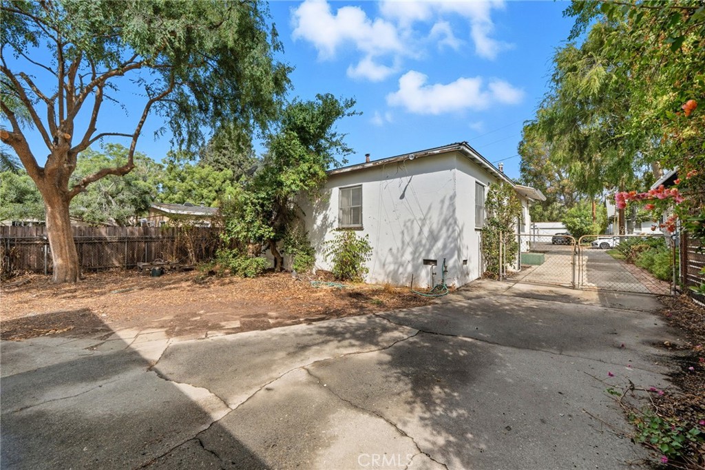 978 West Lehigh Street Altadena, CA 91001 - Photo 27 of 49 a view of a house with a street