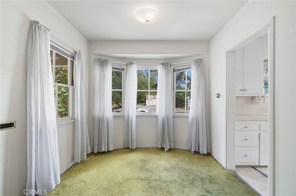 978 West Lehigh Street Altadena, CA 91001 - Photo 33 of 49 an empty room with windows