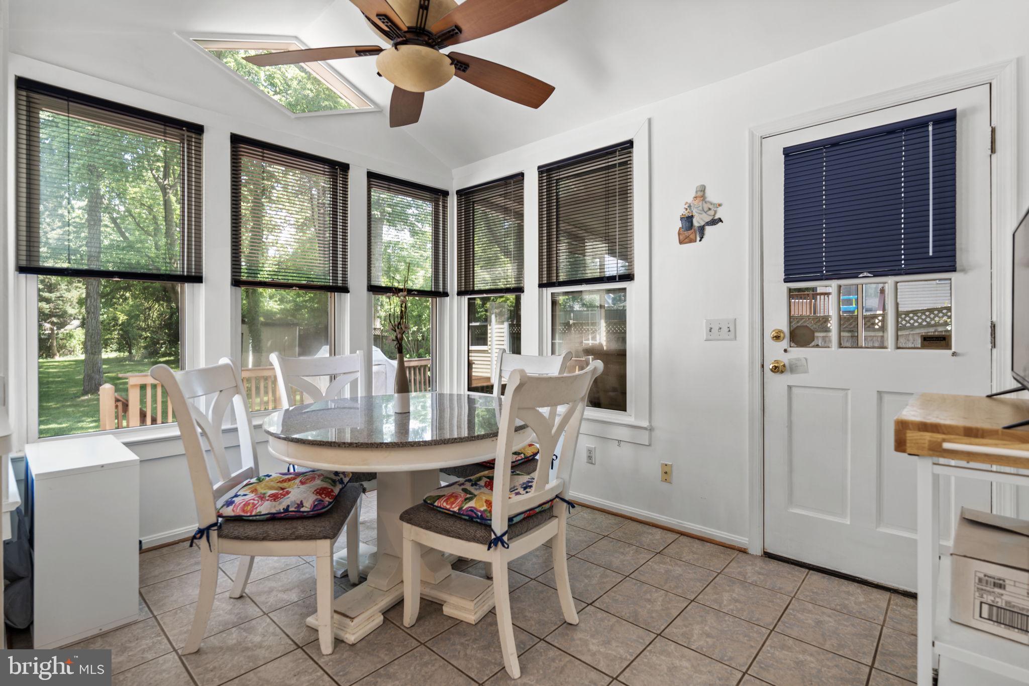 8729 Fort Hunt Road Alexandria, VA 22308 - Photo 10 of 25 Dining Room to Screened in Porch